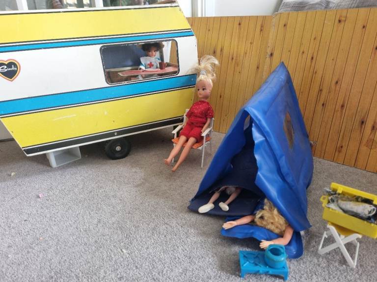Vintage Sindy Doll Caravan and Tent Set – Multicoloured Wooden Toy