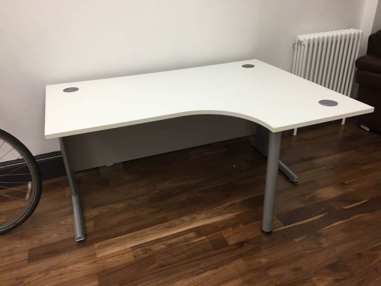 White Corner Office Desk – Good Condition