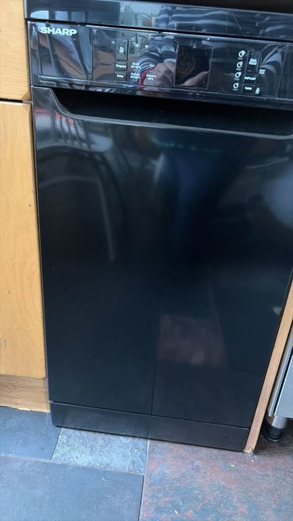 Sharp QW-NS1CF49EB-EN Slimline Dishwasher - Black