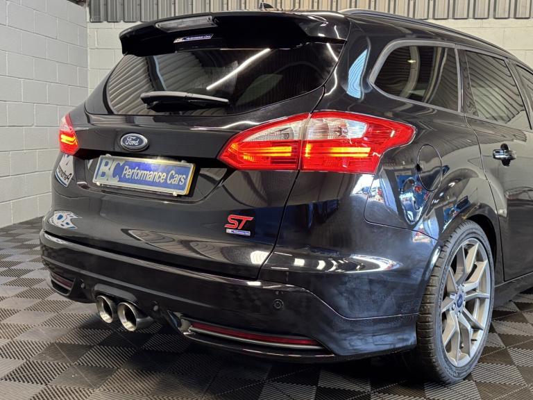 FORD FOCUS 2.0 T EcoBoost ST-3 Black Manual Petrol 2013