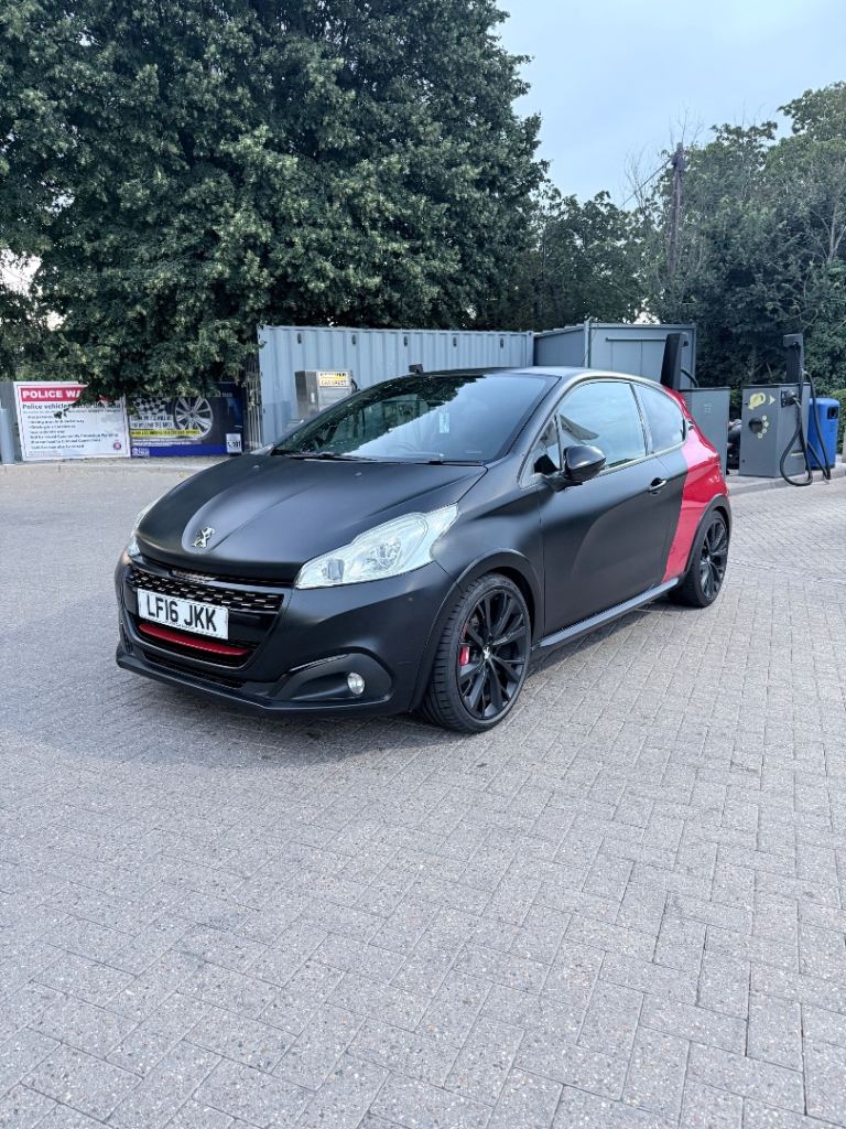 2016 Peugeot 208 GTI By Peugeot Sport