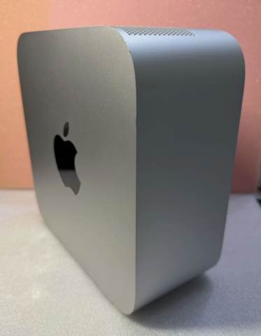Apple M1 Ultra (2022) Mac Studio 20-Core CPU 48-Core GPU 64GB RAM