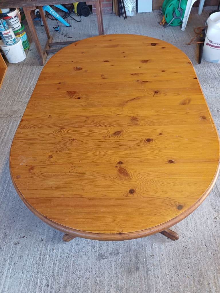 Oval Solid Pine Dining Table – Good Condition