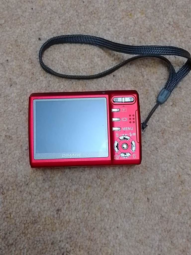 Konica Minolta Dimage X60 Camera.