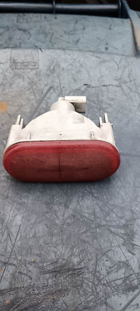 Mini 2005 R52/R50 rear fog light, has a thin crack in the lense, good working condition 