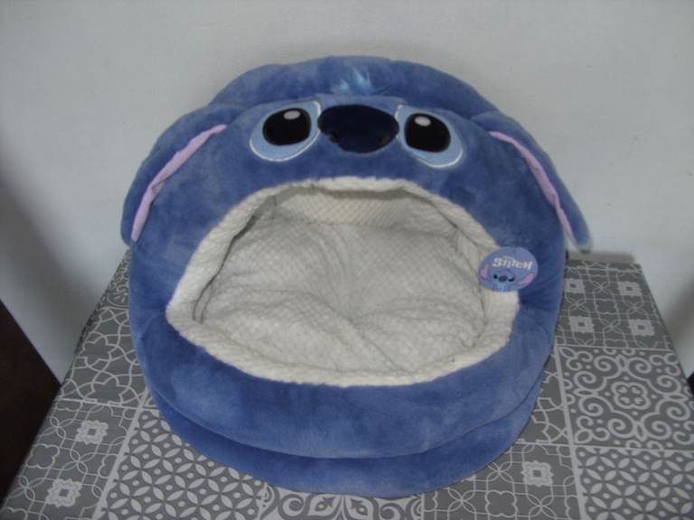 Cute Blue Pet Bed with Stitch Design for Small Dogs or Cats