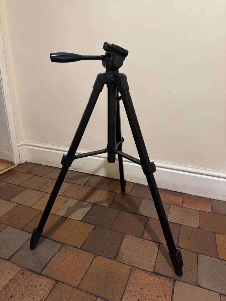 Velbon EX-640 Tripod – Good Condition, Black