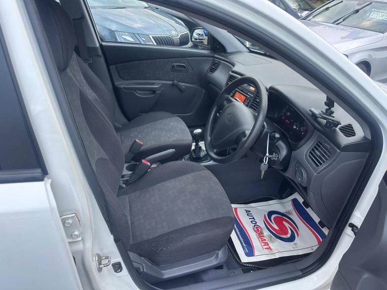 KIA RIO 1.4 5dr 2009