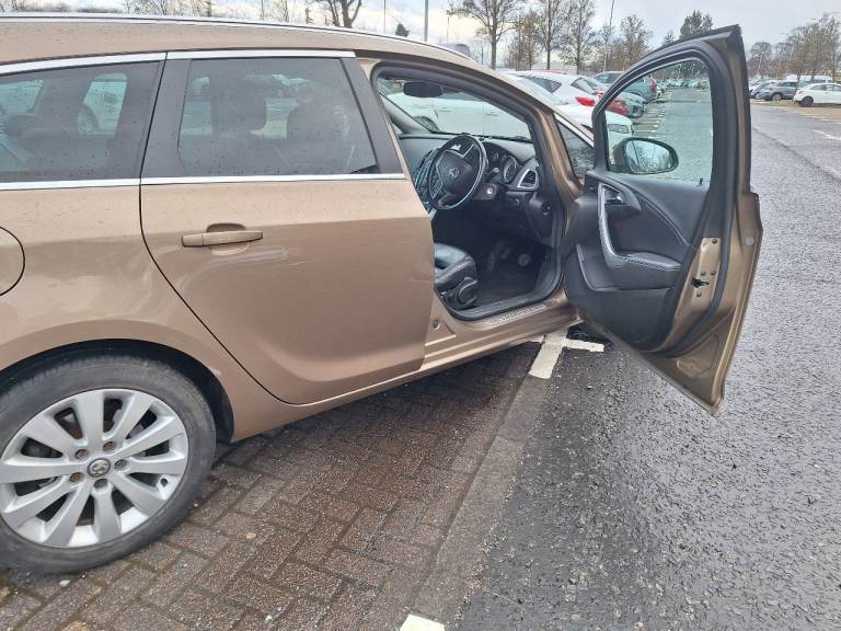 Vauxhall, ASTRA, Estate, 2014, Manual, 1956 (cc), 5 doors