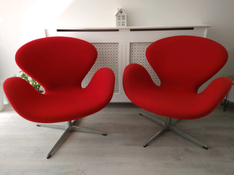 2 x Fritz Hansen Swan Chair 3320 Arne Jacobsen Red Fabric Denmark