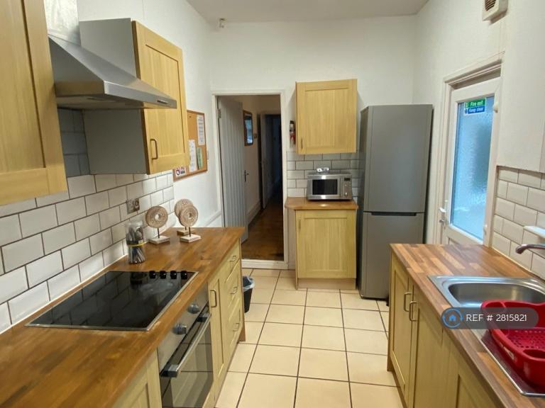 1 bedroom in Earlsdon Avenue North, Coventry, CV5 (#2815821)