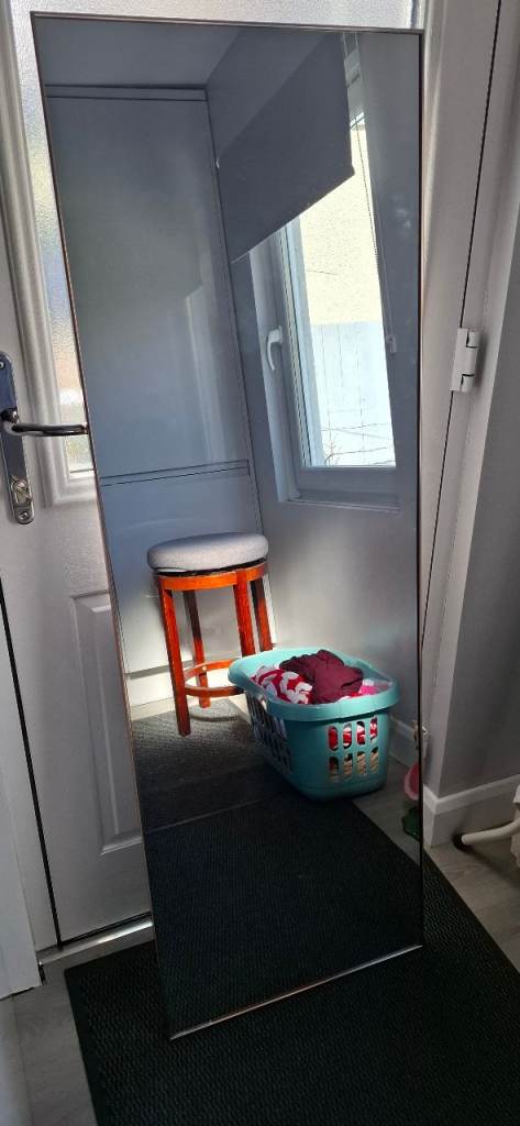 Mirror with rose gold frame 