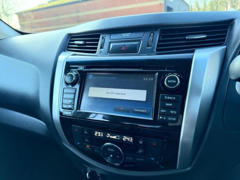 2016 Nissan Navara 2.3 dCi Tekna Auto 4WD Euro 5 4dr PICK UP Diesel Automatic