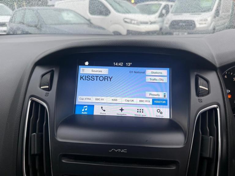 2017 Ford Focus 1.0 EcoBoost 125 Zetec Edition 5dr HATCHBACK PETROL Manual