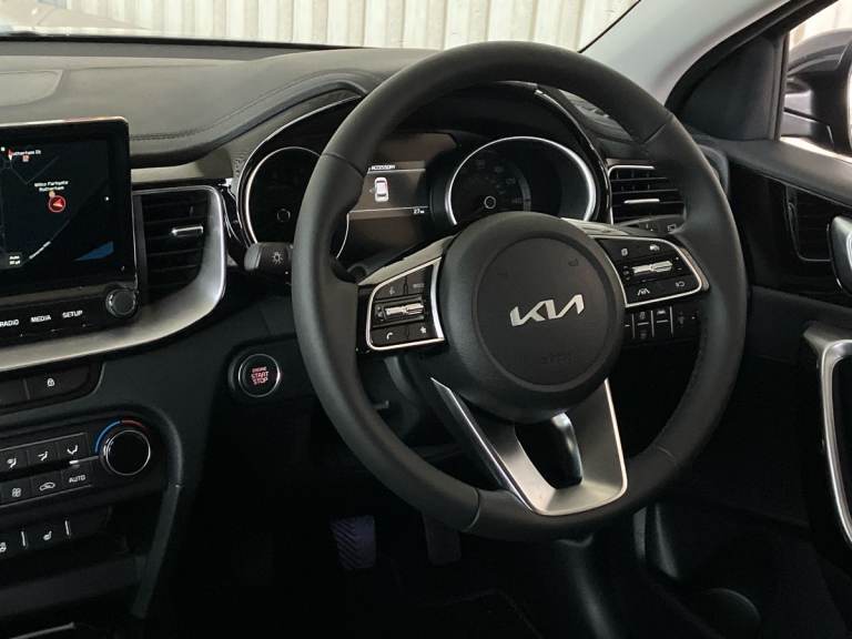 2025 Kia Ceed 1.5T GDi ISG 138 3 5dr Hatchback PETROL Manual