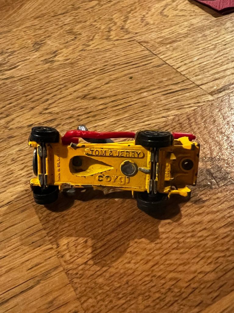 Tom & Jerry 1940’s vintage car. Collectable