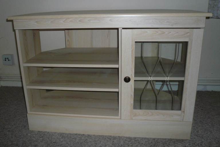TV corner unit - light wood 