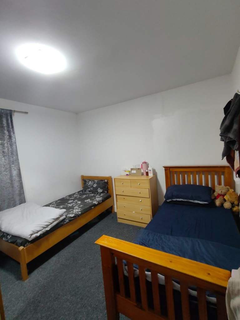 Room to rent   Room Share Double bedroom. £450  Bills included
