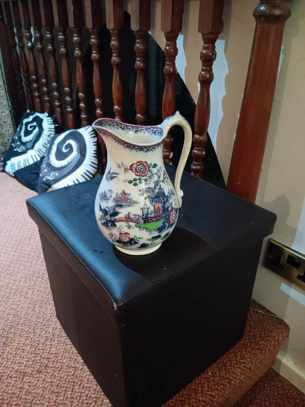 Antigue jug