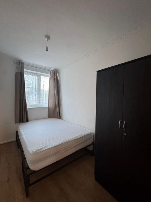 Double Room Shoreditch £900/pm - Bills Inc | 2 Bathrooms | Bethnal Green!