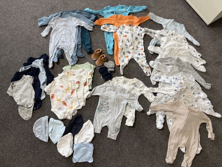 Newborn clothes bundle 