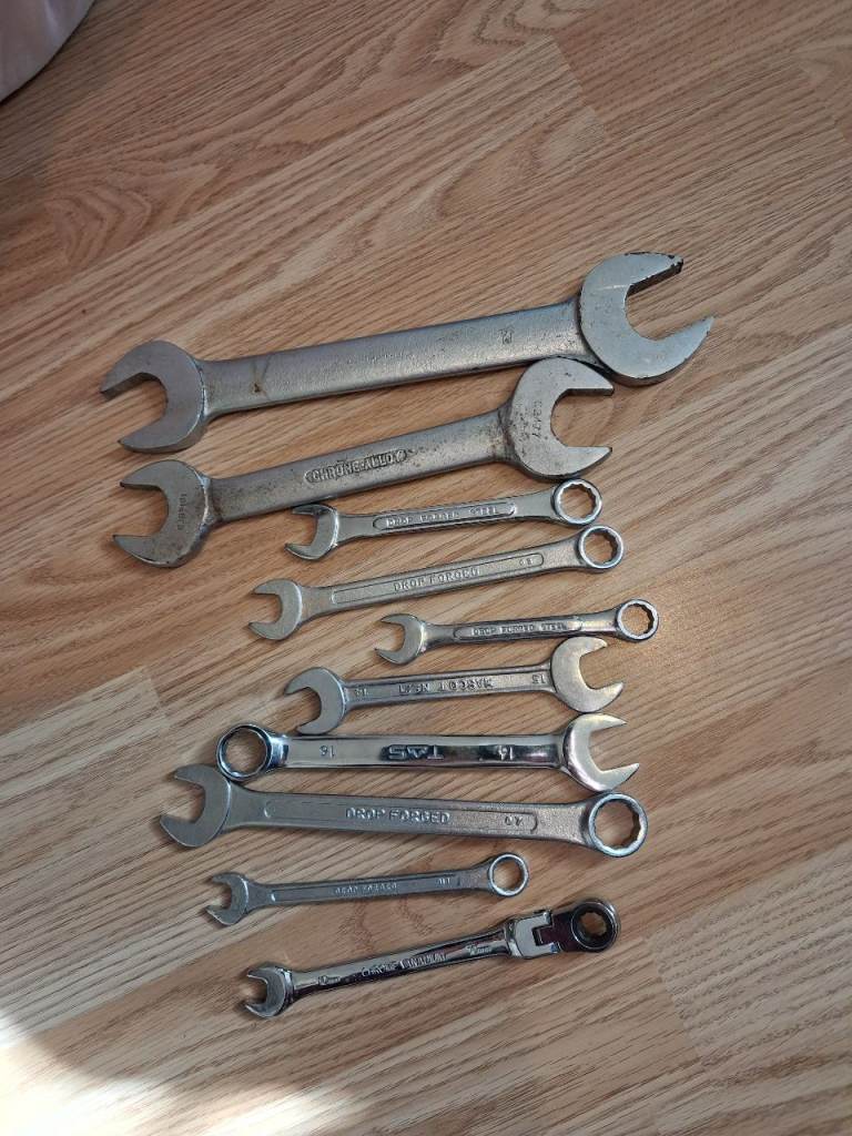 Set of Spanners and Ratchet Wrench – Good Condition