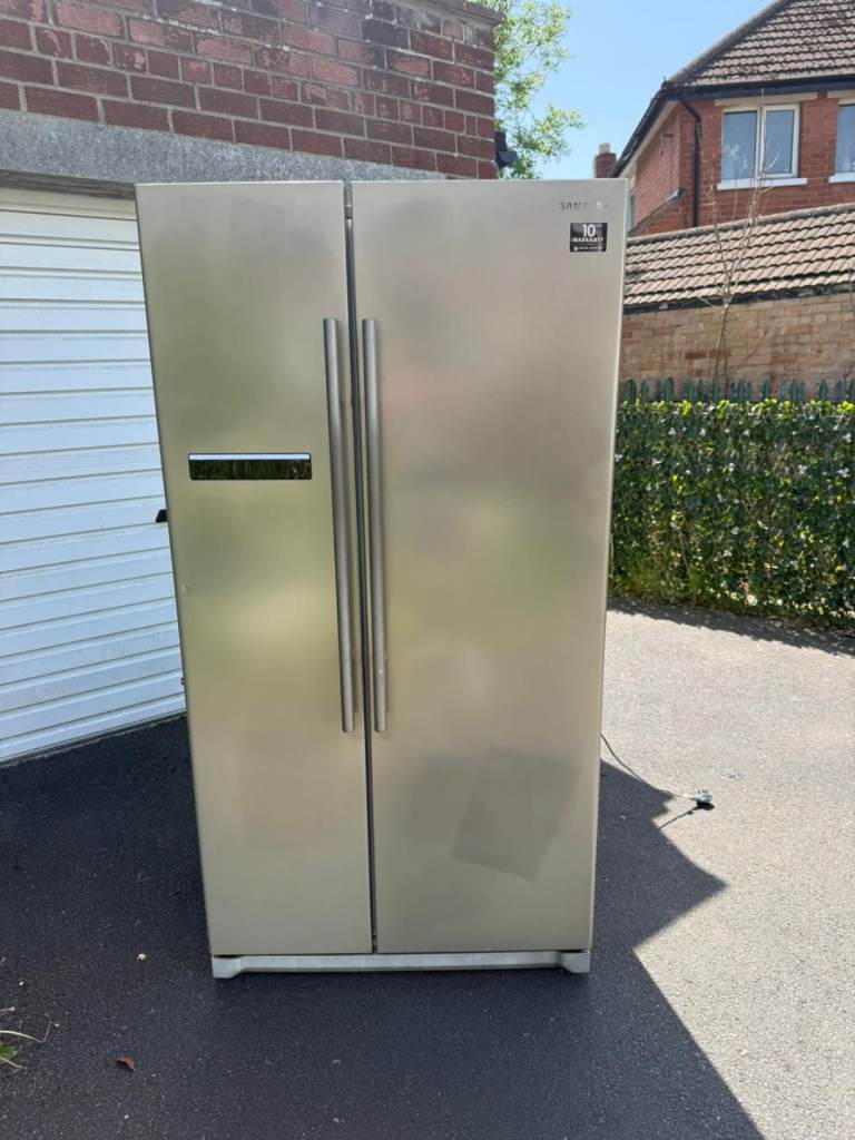 SAMSUNG RSA1SHPN American-Style Fridge Freezer - Platinum Inox £250