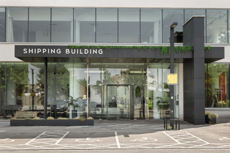 5 Desks Serviced Office | Flexible Terms, Gym, Café & Parking | West London