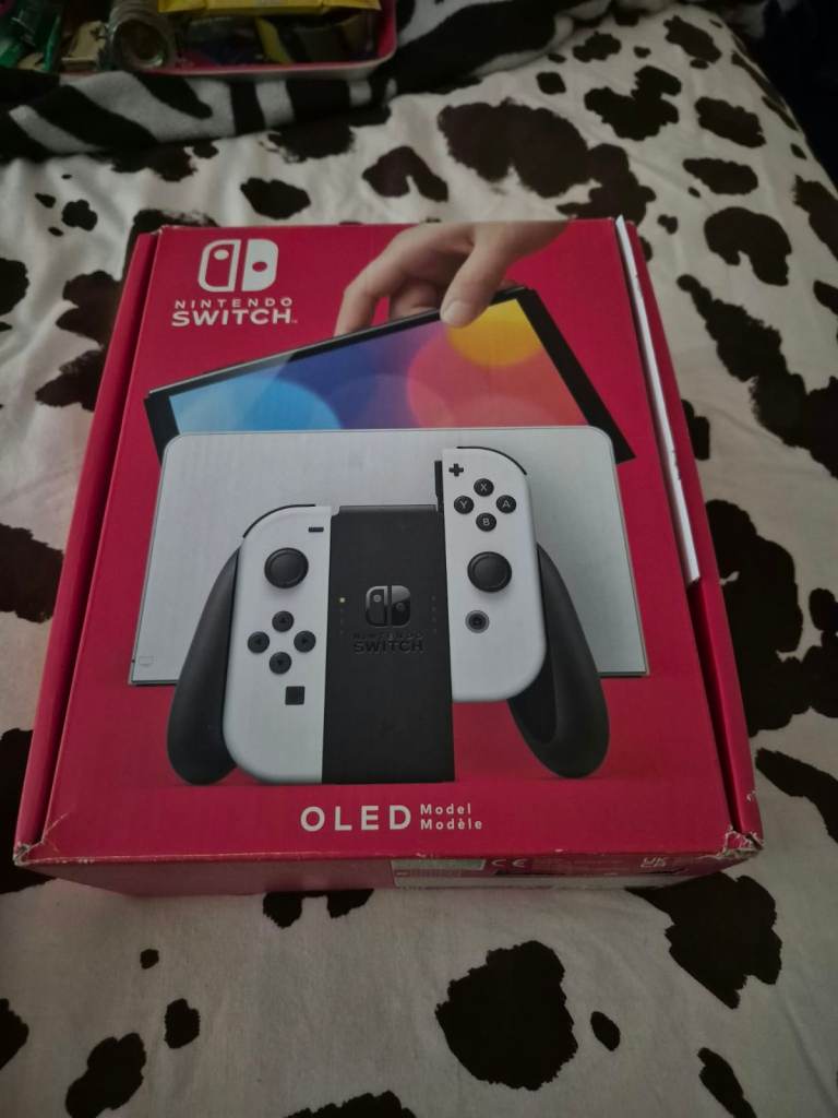 Nintendo Switch OLED with Sonic Superstars Game – As Good As New