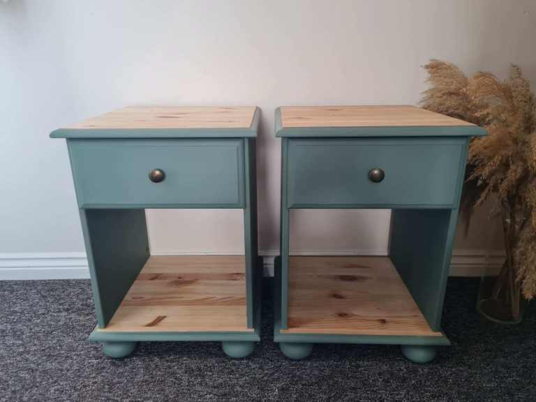 2 solid pine bedside tables