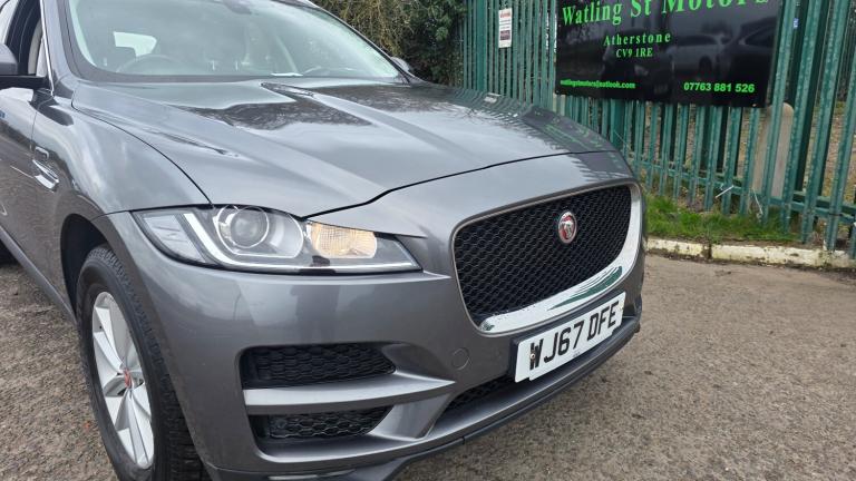 2017 Jaguar F-Pace 2.0 D180 Prestige SUV 5dr Diesel Auto Euro 6 (s/s) (180 ps)
