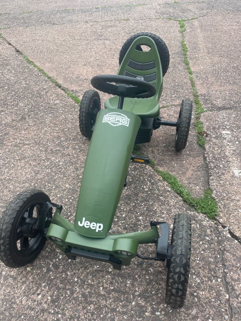 Berg Jeep ride on pedal Go-Kart and Trailer