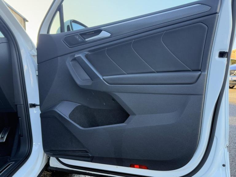 2021 Volkswagen Tiguan 1.5 TSI R-Line SUV 5dr Petrol DSG Euro 6 (s/s) (150 ps) SUV Petrol Automatic