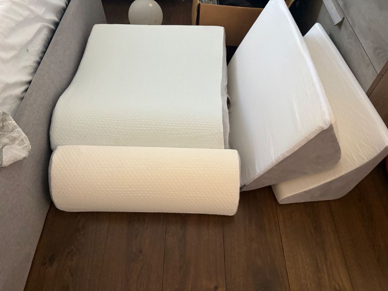 VEVOR Bed Wedge Pillow Set - Brand New, Never Used