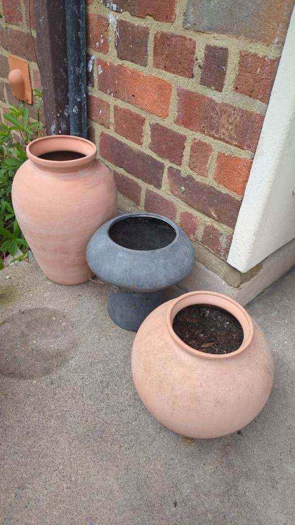3 terracotta plantpots from H&M home