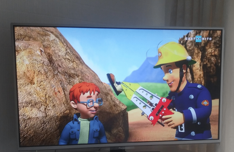 PANASONIC TX-L32E6B LED TV Silver & Original Remote