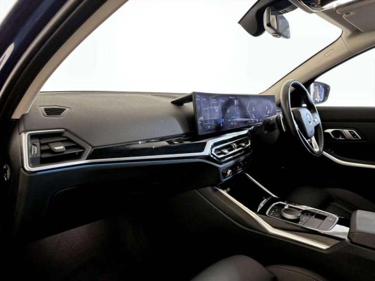 2022 BMW 3 Series 2.0 330e 12kWh Sport Touring 5dr Petrol Plug-in Hybrid Auto Euro 6 (s/s) (2 Est...