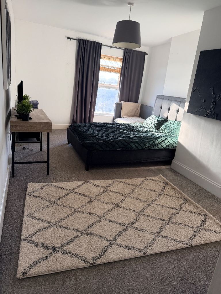 Large Studio  Room For Rent 