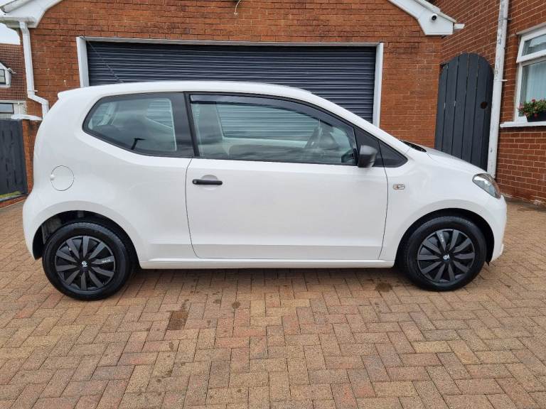 Volkswagen, UP, Hatchback, 2013, Manual, 999 (cc), 3 doors