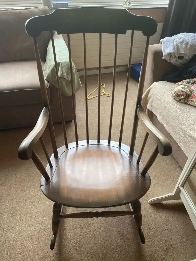 Traditional Wooden Rocking Chair – Good Condition