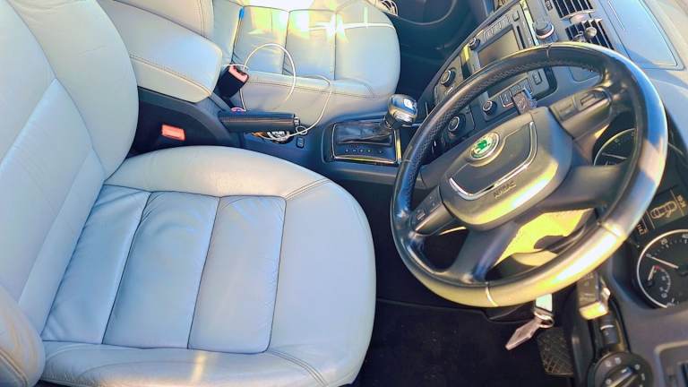 Skoda, OCTAVIA, Hatchback, 2011, Semi-Auto, 1798 (cc), 5 doors