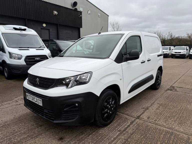 2021 21 Peugeot Partner 1.5 BlueHDI Professional 100PS SWB L1 3 Seats White 