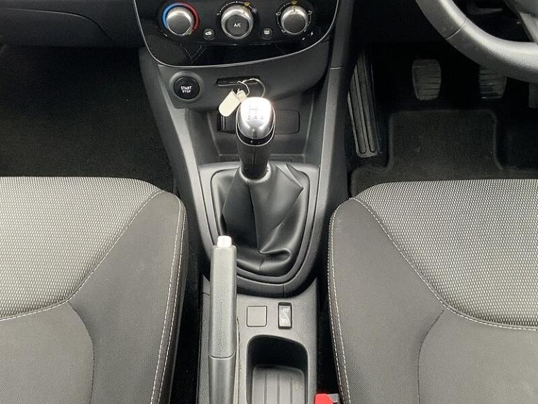 2023 Renault Clio DCI 90 Hatchback Diesel Manual