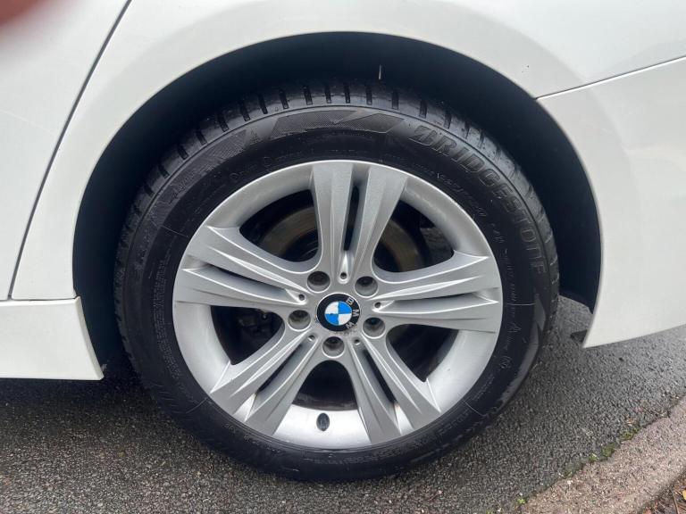 BMW 3 SERIES 2.0 318d Sport Touring Auto Euro 5 (s/s) 5dr 2013