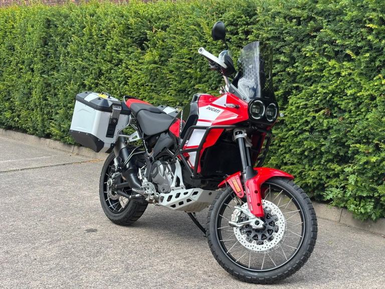 2024 DUCATI DESERT X ONLY 2627 MILES ONLY 2 OWNERS