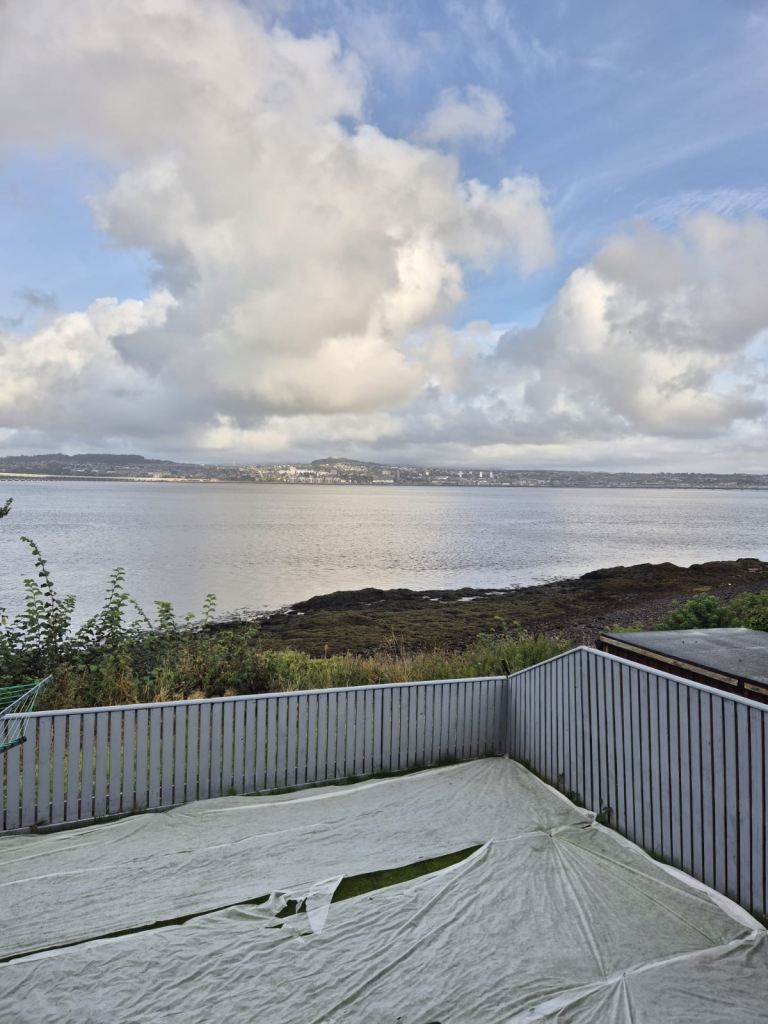 Three bedroom beachfront house to rent 