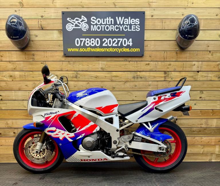 Honda CBR900-RR Fireblade SC28 / L registration 1994 / covered 45k miles 