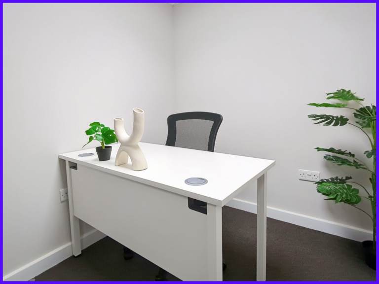 Colchester - CO3 3DA, Find office space in HQ Wellington House for 1 person