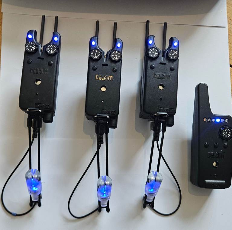 Delkim v2 Digital 3-Rod Set - Alarms, Receiver, Snag Ears & Night Lites