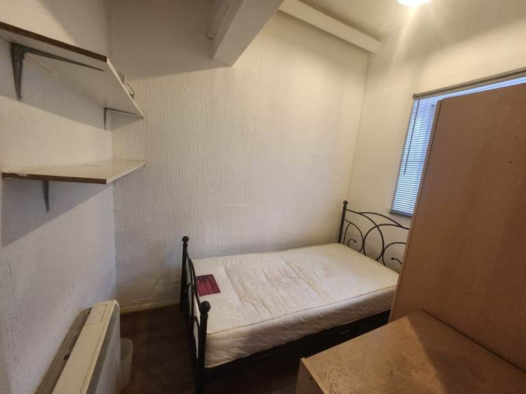 Ground Floor 1 Bedroom Flat to Let – Mansfield Road, Ilford, IG1 3BB